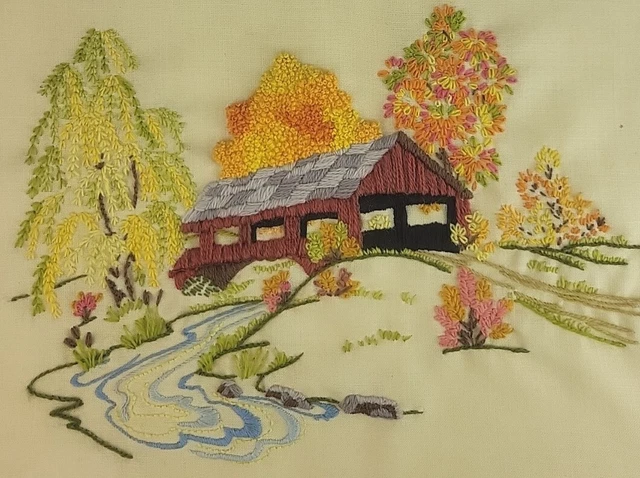 Puente cubierto de crealla floral dorado rojo multicolor nudos franceses de colección