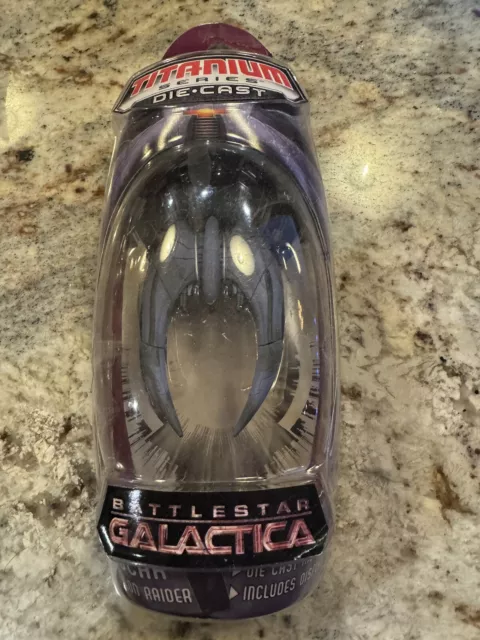 Battlestar Galactica Titanium Series Cylon Raider "Scar" Cylon Raider