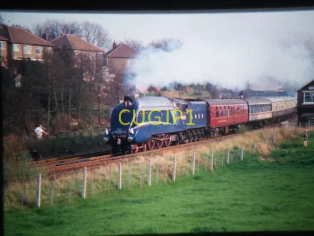 17110 35mm Slide Steam Locomotive BR British Railways 4468 LNER BUILD BEHIND