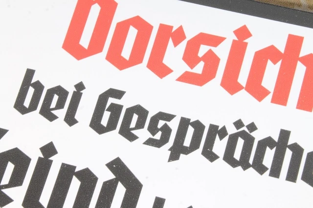 SCHILD VORSICHT BEI Gesprächen Feind hört mit Retro Hinweisschild ...