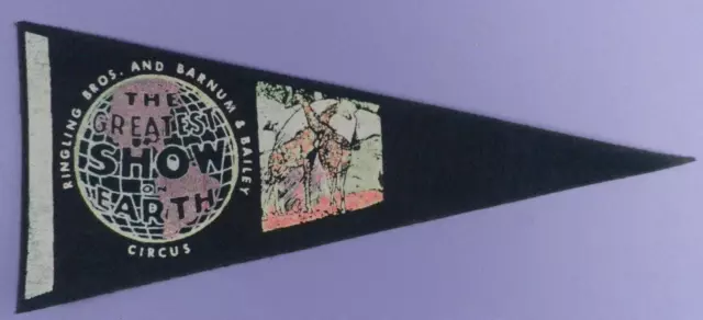 Ringling Bros Barnum & Bailey Circus Souvenir Pennant Flag With Giraffes