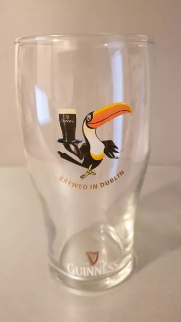 GUINNESS TOUCAN Brewed in Dublin Pint Glass Collectables Home Bar Man Cave