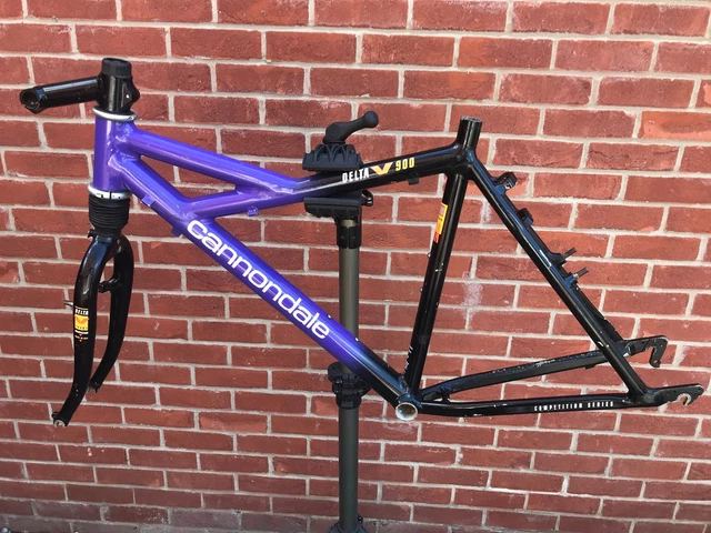 CANNONDALE 「キャノンデール」 DELTA V 900 1992年モデル フレーム Cannondale Delta v900 from 1992 with a Shogun carbon front hub on