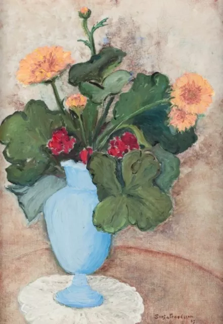 Sonja Troedsson, listed Swedish artist. Oil on canvas. Floral still life.