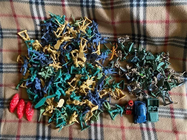 Toy Soldiers Job Lot Vintage & Modern  200+ Pieces