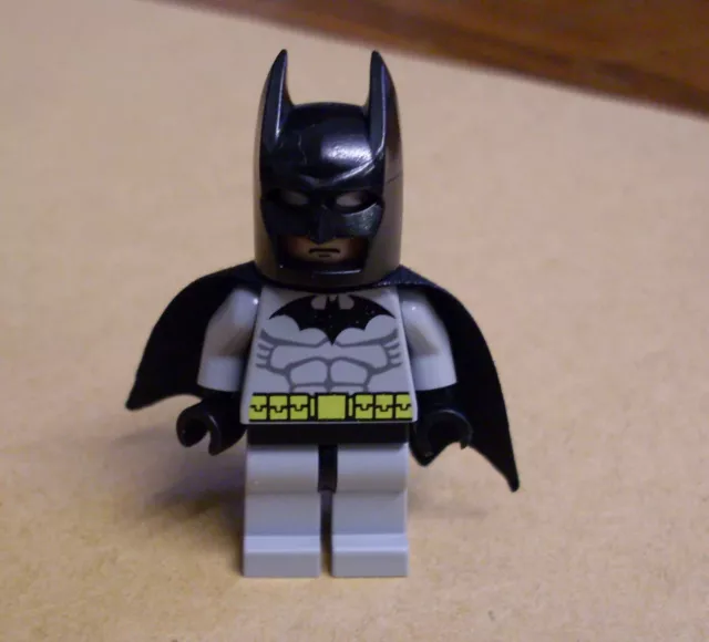 Lego Batman - Figur Figuren grau mit schwarzer Maske und Umhang Superhelden Neu