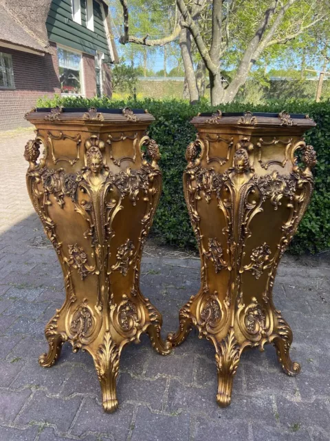 A pair of beautiful Italian Baroque collumns/pedestals.