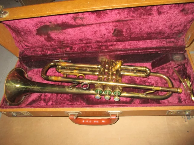 1953 FE OLDS AMBASSADOR MODEL TRUMPET # 95xxx - made in Los Angeles, CA