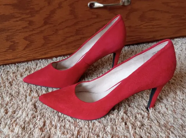 Seychelles Suede Pointed Toe Pumps Heels, Size 8.5