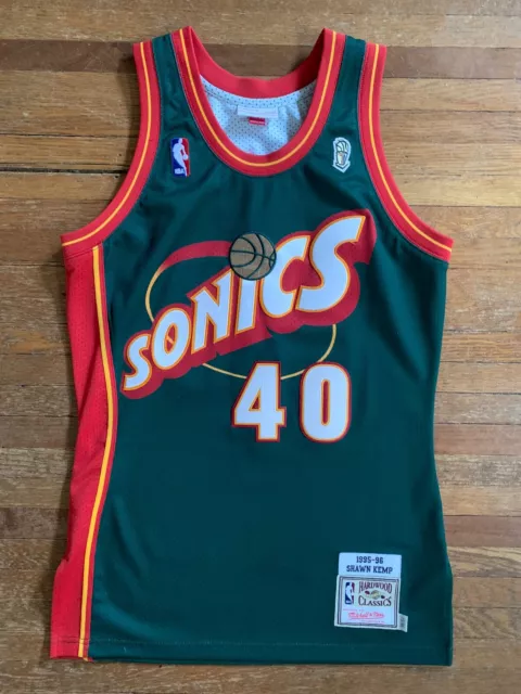 Mitchell & Ness NBA Men's Seattle SuperSonics Shawn Kemp 1994-95 Hardw –  Sportzzone