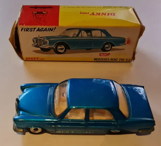 DINKY TOYS Mercedes Benz 250 SE stop lights Nr 160 Originalverpackt.