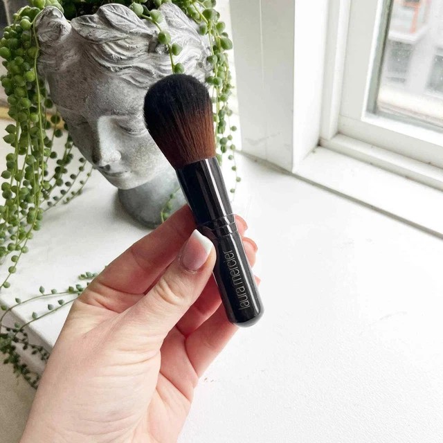 NEW Laura Mercier Blending Face Brush