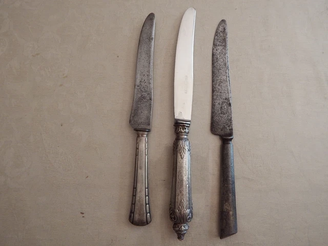 Lot de 10 anciens couteaux de table bout rond manche corne - PARIS, couteaux de
