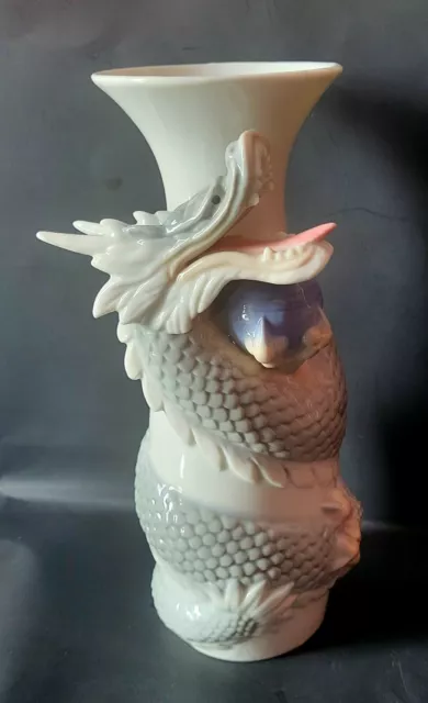 Beautiful Yoshimi Dragon of 8" Vase. High Grade Porcelain From Japan.