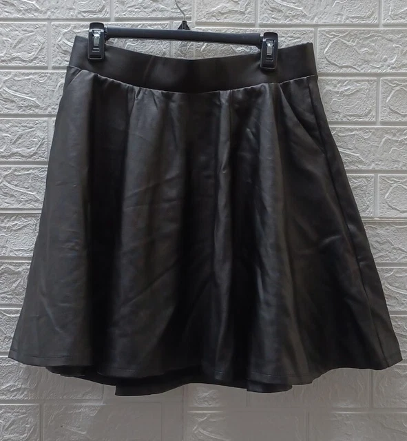 New TORRID Black Coated Studio Luxe Punte Skater Mini Skirt Size Medium/Large