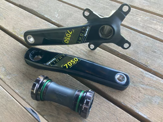 NOS Gravity Light Triple MTB Crankset w/FSA Bottom Bracket | 64/104 BCD / 170 mm