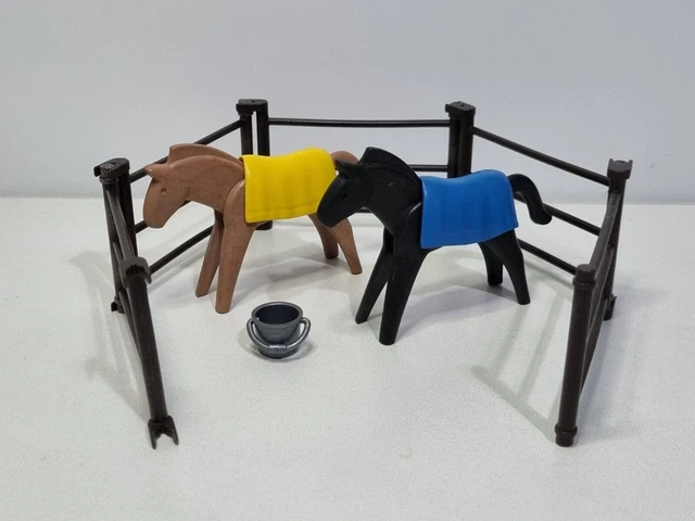 PLAYMOBIL VINTAGE WESTERN lot 3 chevaux selles noires / sept barrières