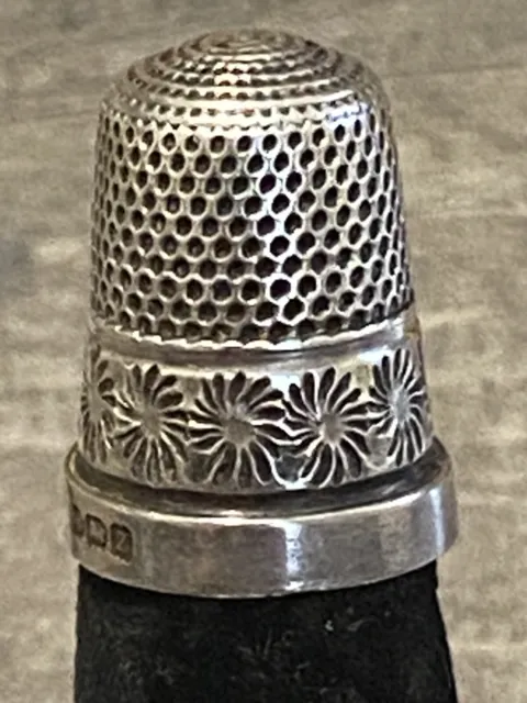 Antique English Hallmarked  Sterling Silver Thimble Size 9