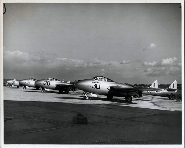 De Havilland Vampire Trainer T.11 Line Up Large Vintage Original Press Photo 1