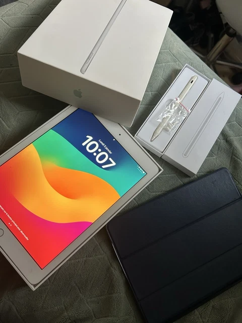 Apple 9.7-inch iPad Wi-Fi + Cellular - 6ème génération - tablette - 32