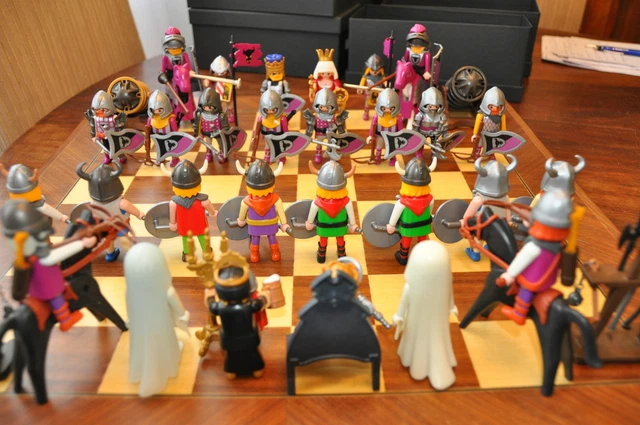 Jeu D'échecs Playmobil – Série Western : Shérifs Contre Voleurs De Bétail (46 Pièces) – Occasion