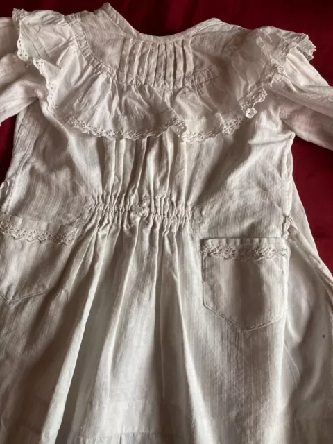 robe tablier SYLVIE ancienne col rond manches longues broderies anglaises