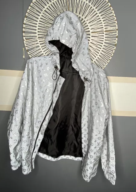 Louis Vuitton/ hoodie reflective jacket Size M Louis Vuitton/ hoodie reflective jacket Size M