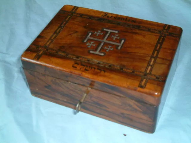 Vintage /Antique JERUSALEM WARE OLIVE-WOOD CROSSBANDED JEWELLERY TRINKET BOX Key