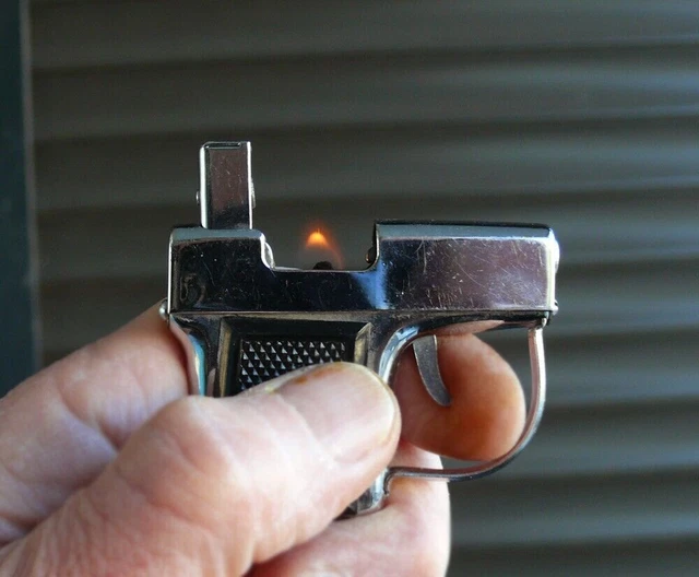 ancien briquet à essence automatique CORONA. Japon