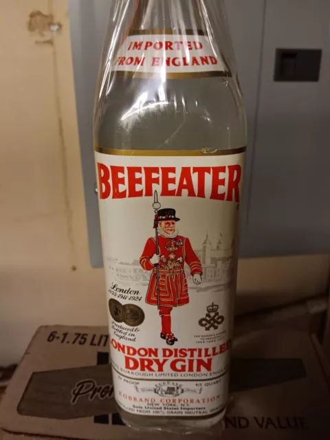 Beefeater 4/5 Quart Tilt Bottle London Distilled Dry Gin England Awesome!