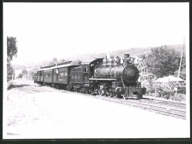 Fotografie Eisenbahn USA, Personenzug mit Tender-Lokomotive Nr. 12, East Brod T