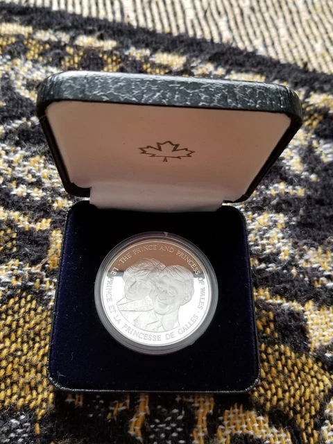 1983 CANADA CHARLES & Diana Royal Wedding Silver Medal Prince