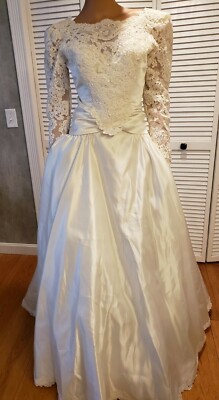 Vintage House of Bianchi Long Sleeve Satin Ivory  Lace Pearl Wedding Dress