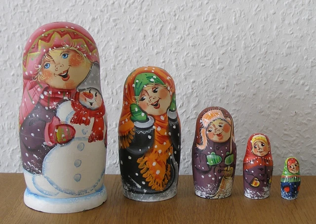 Russische Babuschka. Matrjoschka. Matroschka. 5 Holz-Puppen! SEHR SCHÖN! RARITÄT