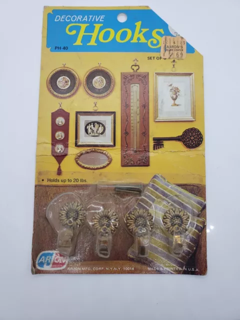 Sunflower Picture Hooks Set Of 4 1969 NEW NOS NIP VTG 20lb Vintage Arjon Deco