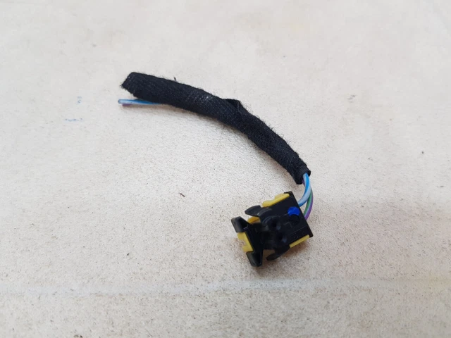 thumbnail image 2 of Ford Mondeo MK4 Rear Tail Light Connector - Plug Repair Loom By PA Products 2 of 6