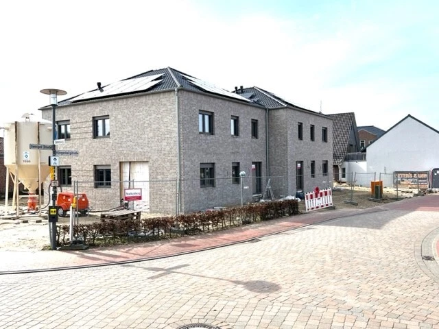 4 Wohnungen (2x EG 2x OG)  zur Miete  in Energiesparhaus mit Wärmepumpe und PV