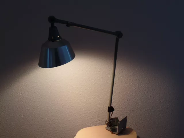 Gelenkarmlampe Lampe Werkstatt Arbeitsplatzlampe Vintage " MIDGARD " Bauhaus VEB