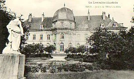 CPA 54 TOUL   jardin de l'hotel de ville