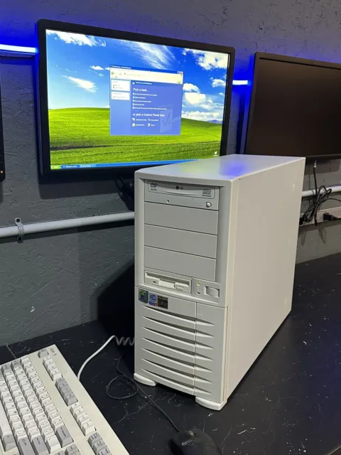 Retro Pentium 4 Windows XP Desktop 2.8GHz 1GB RAM 40GB HDD SB LIVE Radeon 9200