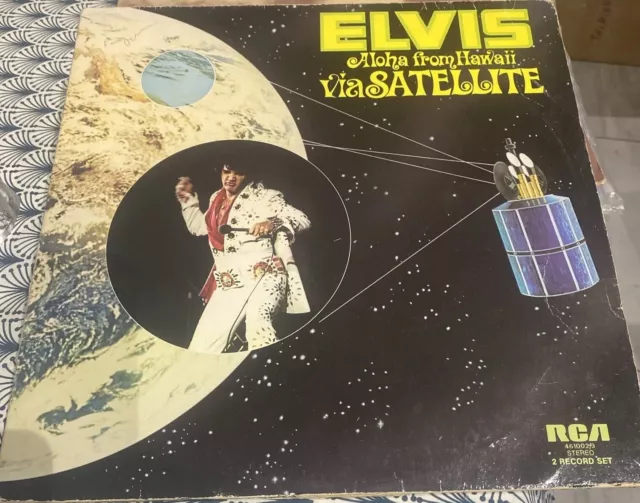 2 Lp 33 T.    Elvis Presley.  «  Aloha From  Hawaï  Via Satellite «