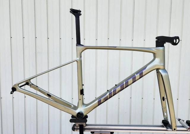 GIANT DEFY ADVANCED Size S - Approx. 170Cm Tall $3,162.86