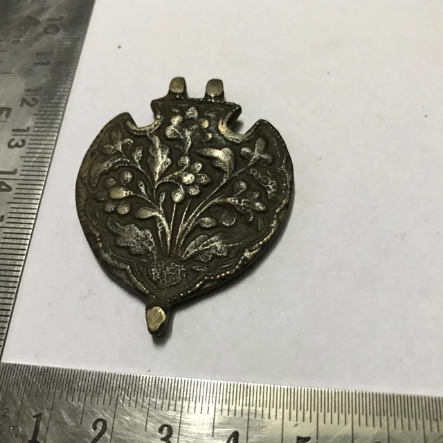 An antique old SOLID BRASS MUGHAL STYLE PENDANT flower pattern