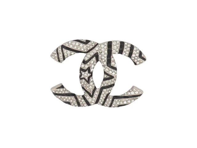 NEUF BROCHE CHANEL Logo Cc Strass Et Metal Argente Silver Brooch Glitter 590 EUR 454 90 PicClick FR