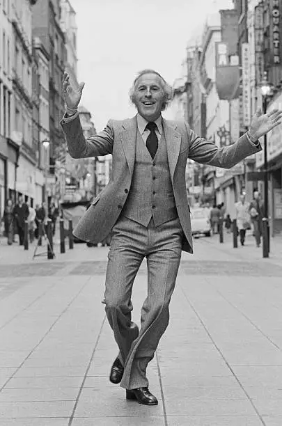 English Entertainer And Television Presenter Bruce Forsyth 1977 OLD PHOTO