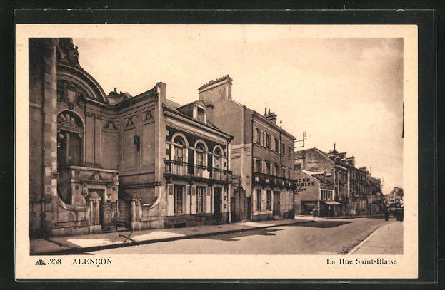 CPA Alencon, La Rue Saint-Blaise et Eglise