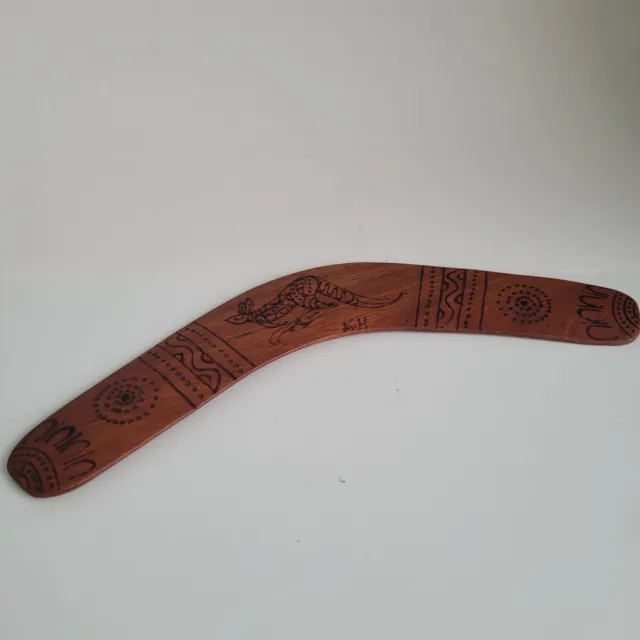 11" Boomerang Made In Australia Kangaroo Gecko Art. Excellent!