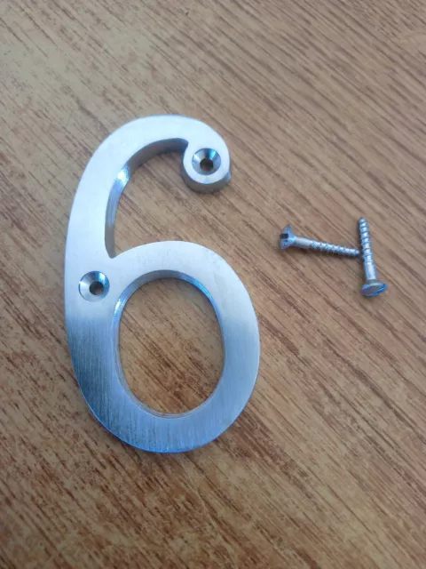 Latón Hertiage 3" (76 mm) número / número 6 acabado cromado satinado