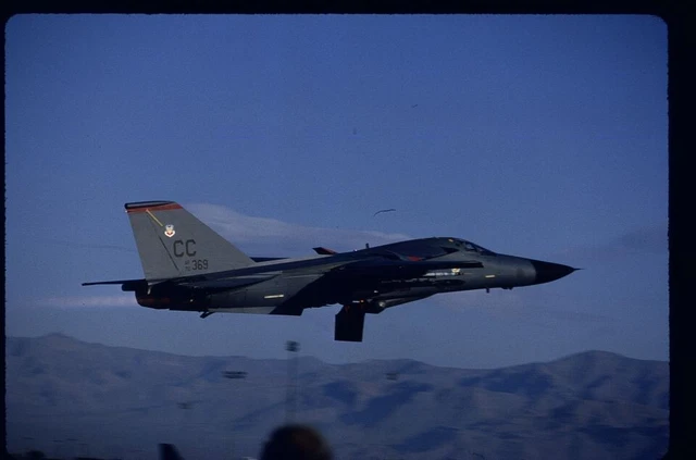 593-09 ORIGINAL K64 AIRCRAFT SLIDE: USAF GD F-111F Aardvark 70-2369/CC