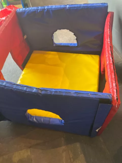 Soft Play and a Den - great condition